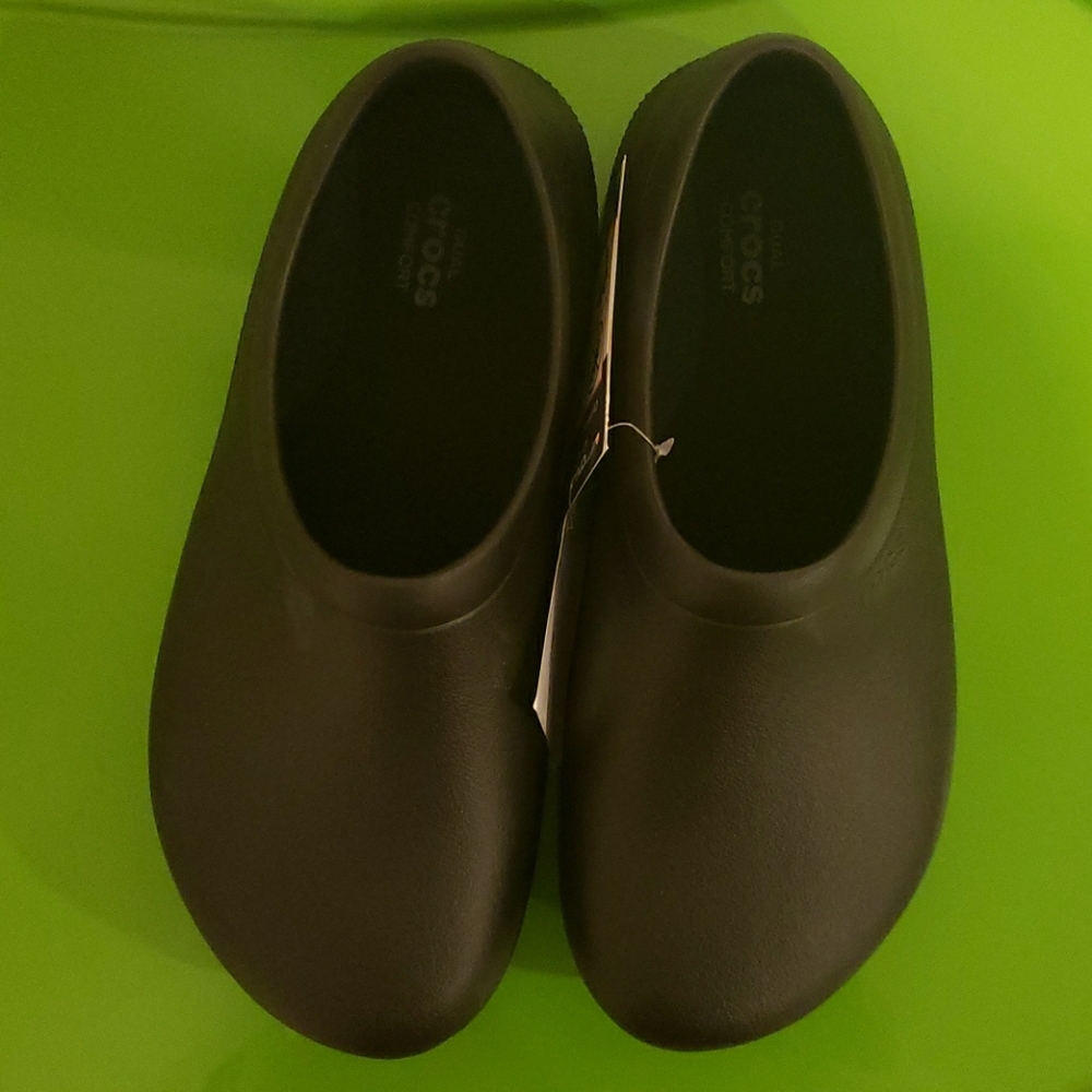 Crocs NWT On the Clock Work slip on